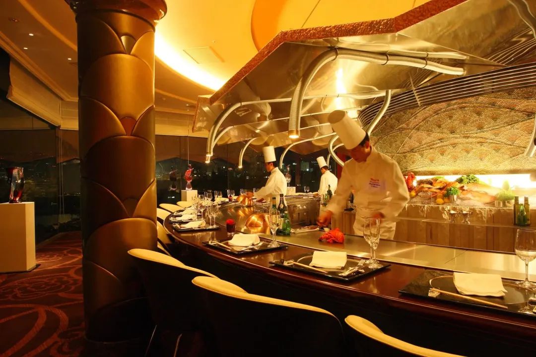 日本传统融合西洋美术，在有故事的空间里，享受最顶级的料理和最贴心的款待