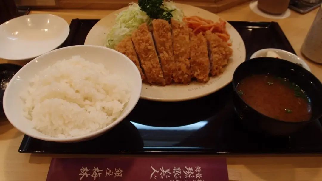 银座的老字号炸猪排专卖店